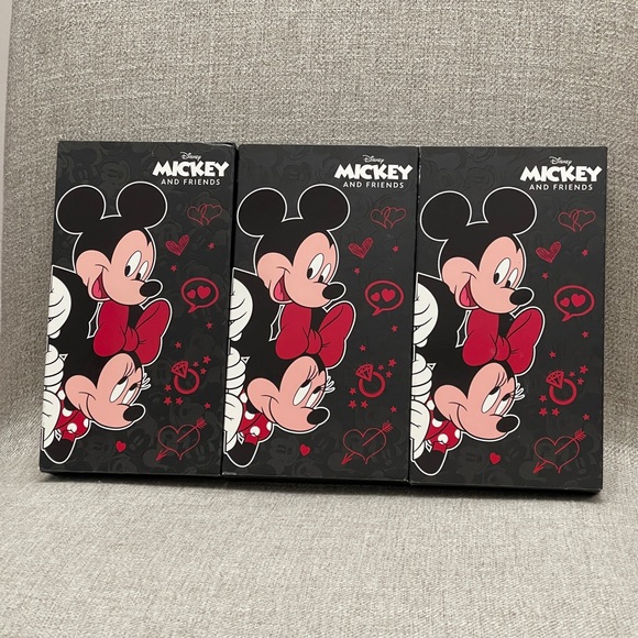 Mickey Mouse Leather Embossed Case in White Color - Picture 10 of 11